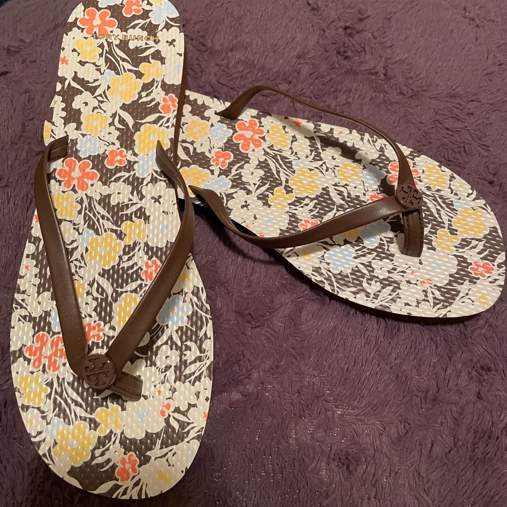 *** EASTER SALE ****    Tory Burch Flat Flip Flops